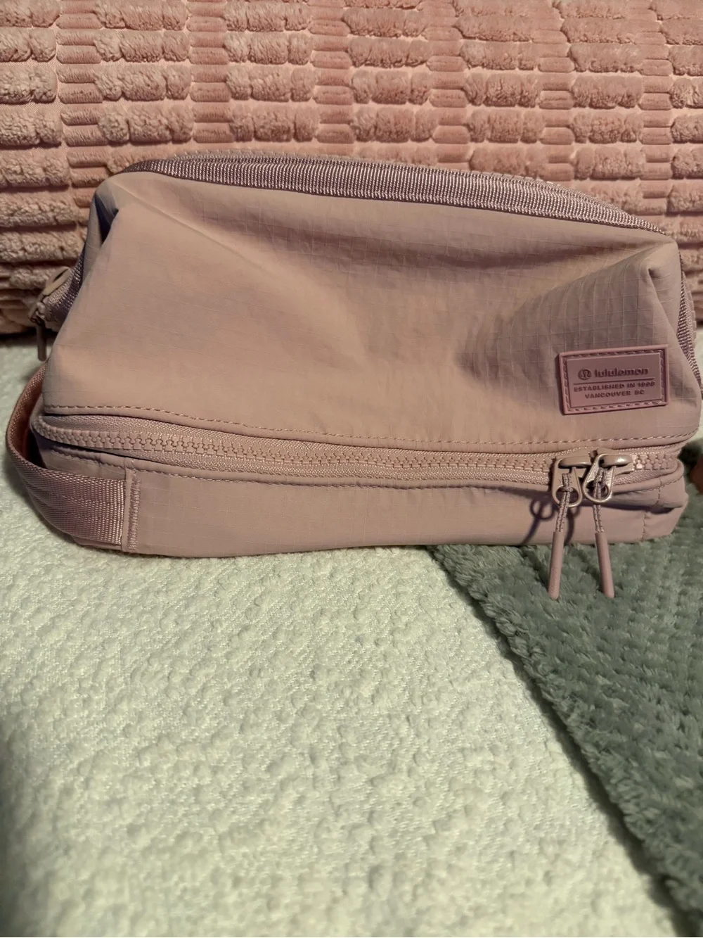 lululemon soft blush pink travel dopp kit
